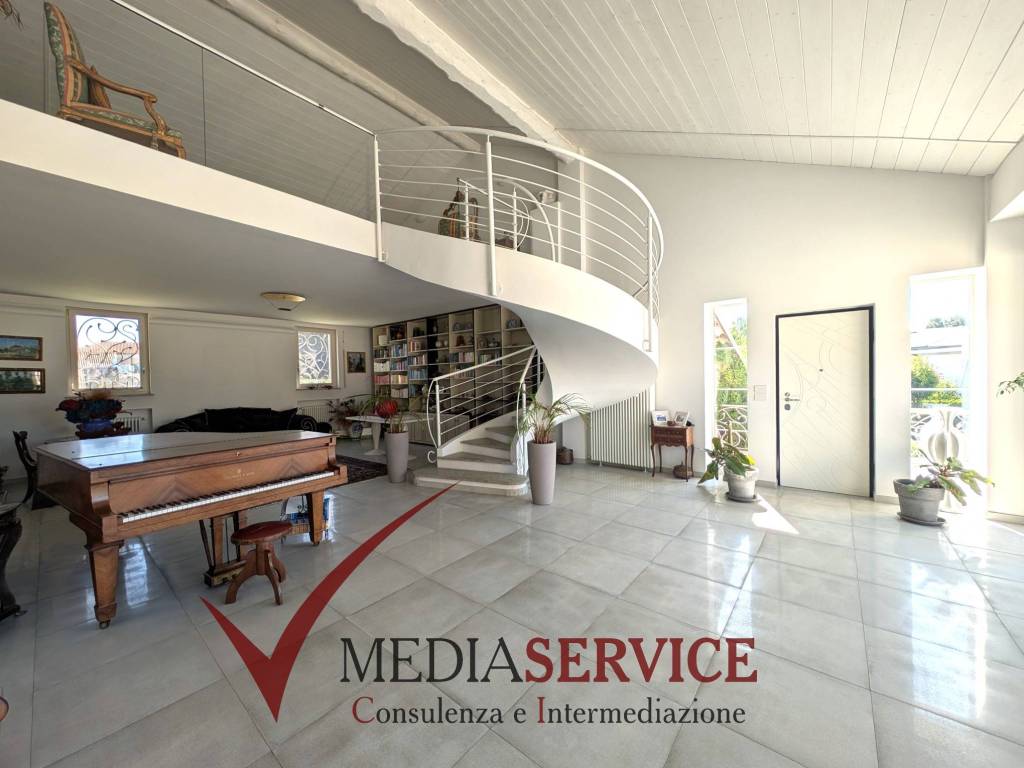 casa indipendente in vendita a Cuneo in zona Madonna delle Grazie