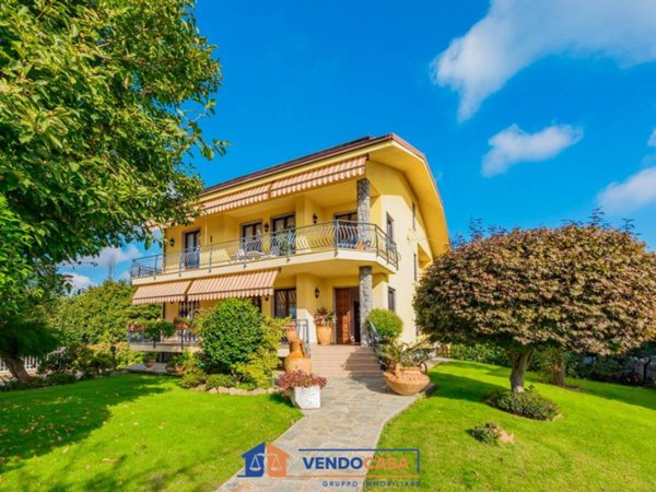 casa indipendente in vendita a Cuneo in zona Madonna delle Grazie