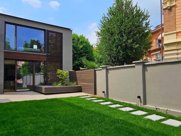 casa indipendente in vendita a Cuneo in zona Viale degli Angeli