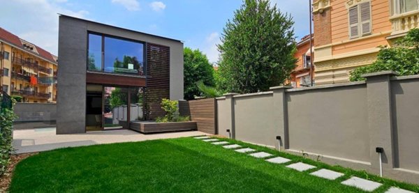 casa indipendente in vendita a Cuneo in zona Centro Città