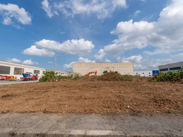 terreno edificabile in vendita a Cuneo in zona Madonna dell'Olmo