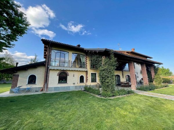 casa indipendente in vendita a Cuneo in zona Madonna delle Grazie