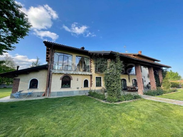 casa indipendente in vendita a Cuneo in zona Madonna delle Grazie
