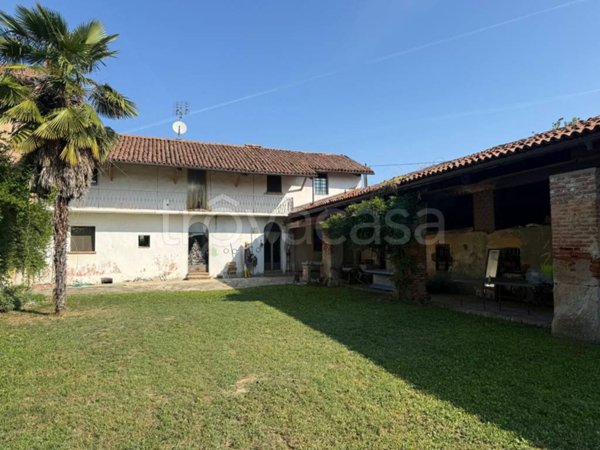 casa indipendente in vendita a Cuneo in zona Passatore