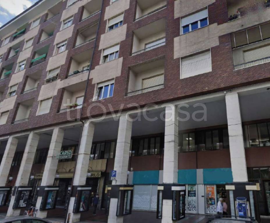 negozio in vendita a Cuneo