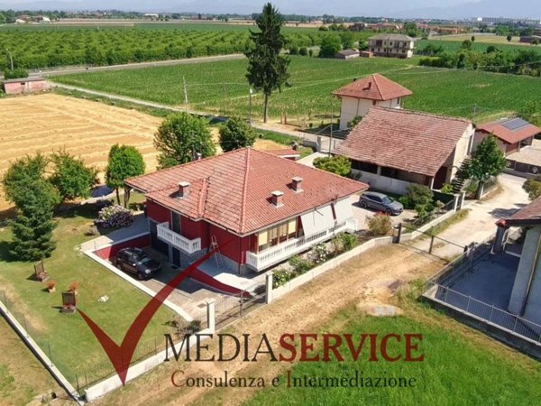 casa indipendente in vendita a Cuneo in zona Ronchi