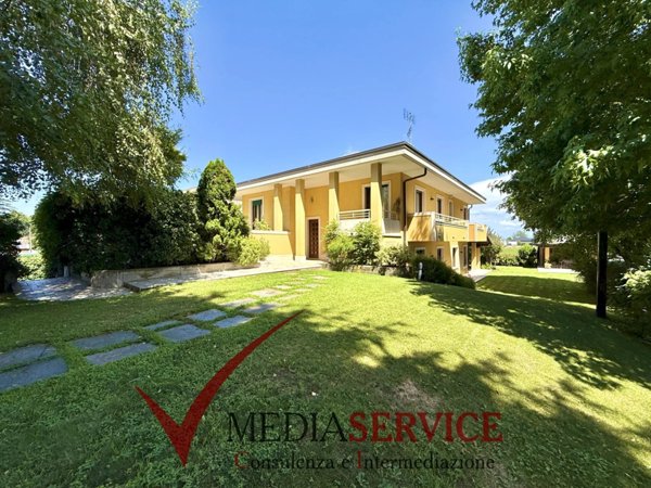 casa indipendente in vendita a Cuneo in zona Spinetta