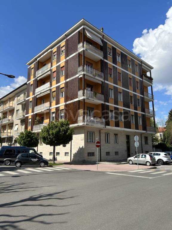 appartamento in vendita a Cuneo in zona Viale degli Angeli