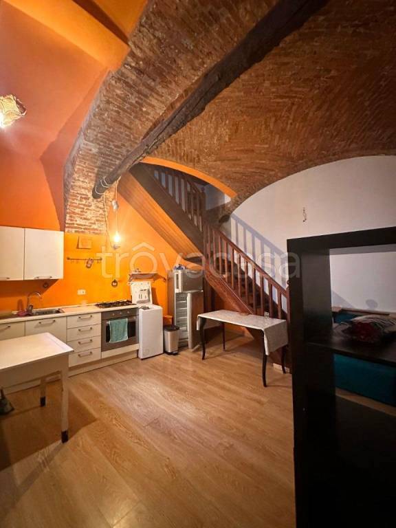 casa indipendente in vendita a Cuneo in zona Centro Città
