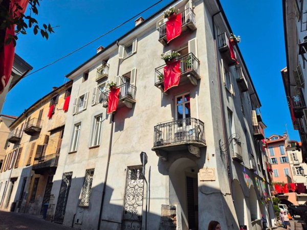 casa indipendente in vendita a Cuneo in zona Centro Città