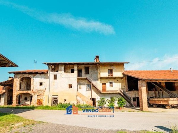 casale in vendita a Cuneo in zona Madonna dell'Olmo