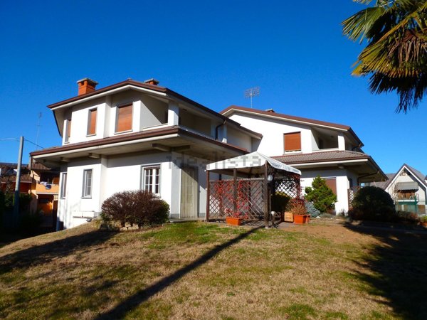 casa indipendente in vendita a Cuneo in zona Ospedale