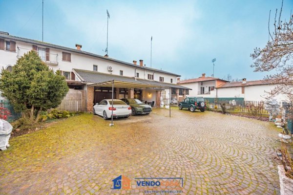 casa indipendente in vendita a Cuneo in zona Centro Città