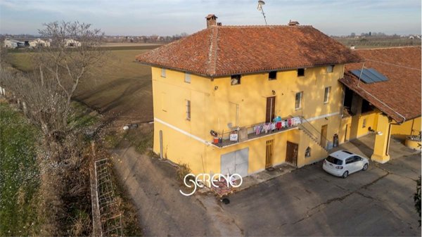 casale in vendita a Cuneo in zona Centro Città