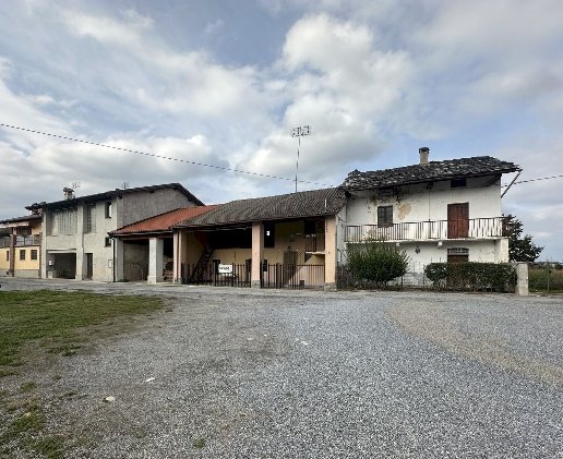 casale in vendita a Cuneo