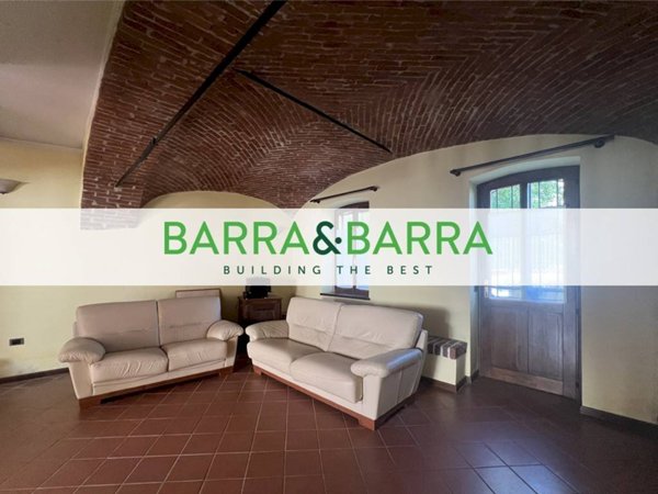 casa indipendente in vendita a Cuneo in zona Confreria