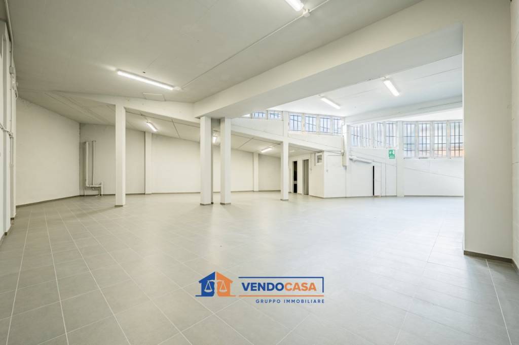 locale commerciale in vendita a Cuneo