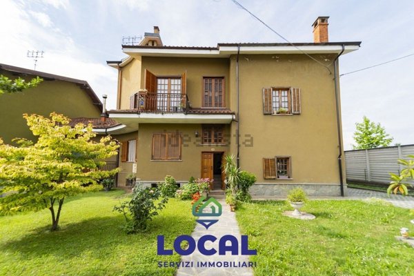 casa indipendente in vendita a Cuneo in zona Roata Canale