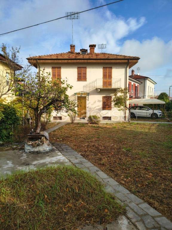casa indipendente in vendita a Cuneo in zona Borgo San Giuseppe