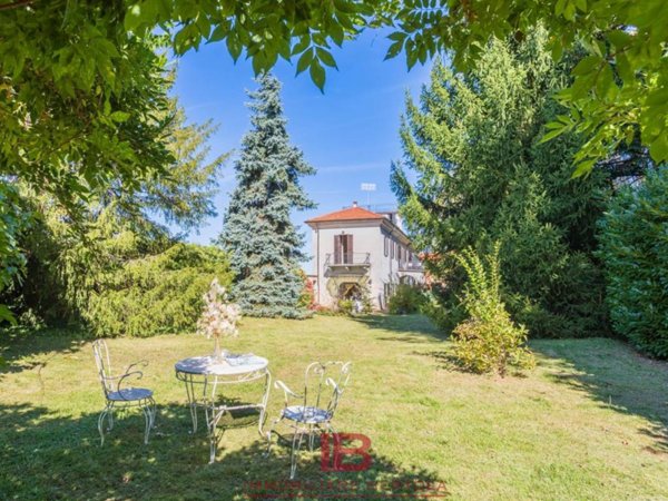 casale in vendita a Cuneo in zona Centro Città