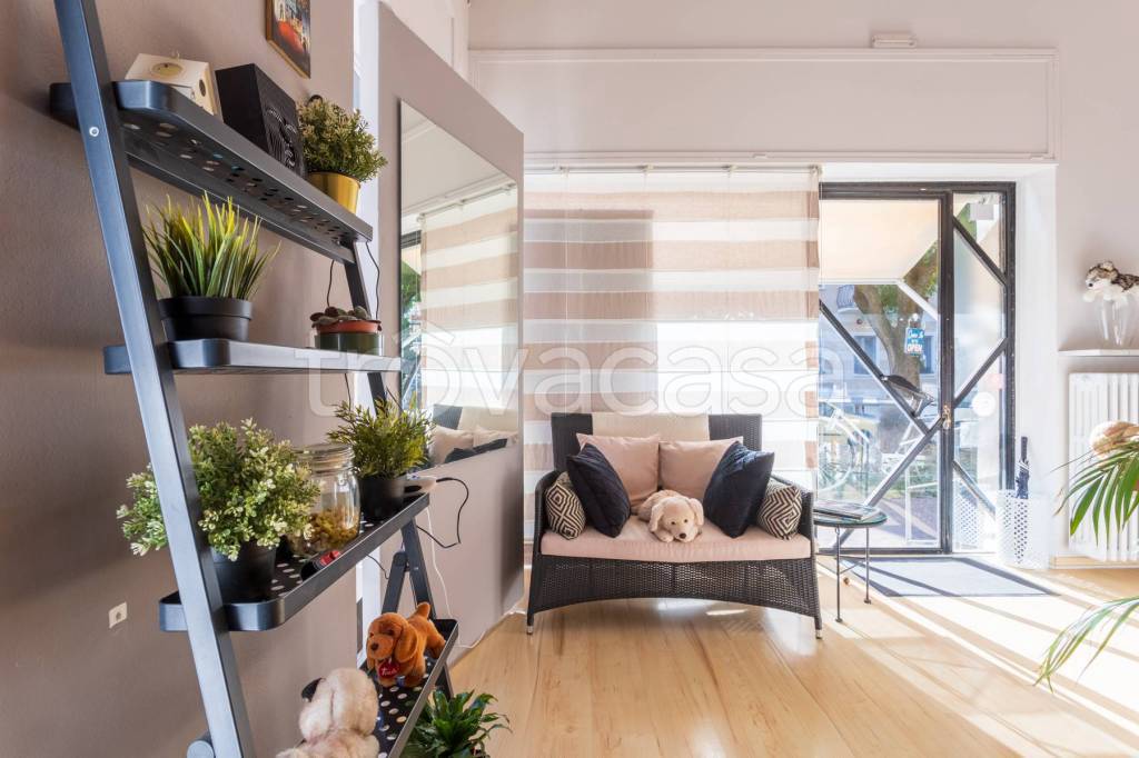 negozio in vendita a Cuneo in zona Centro Città