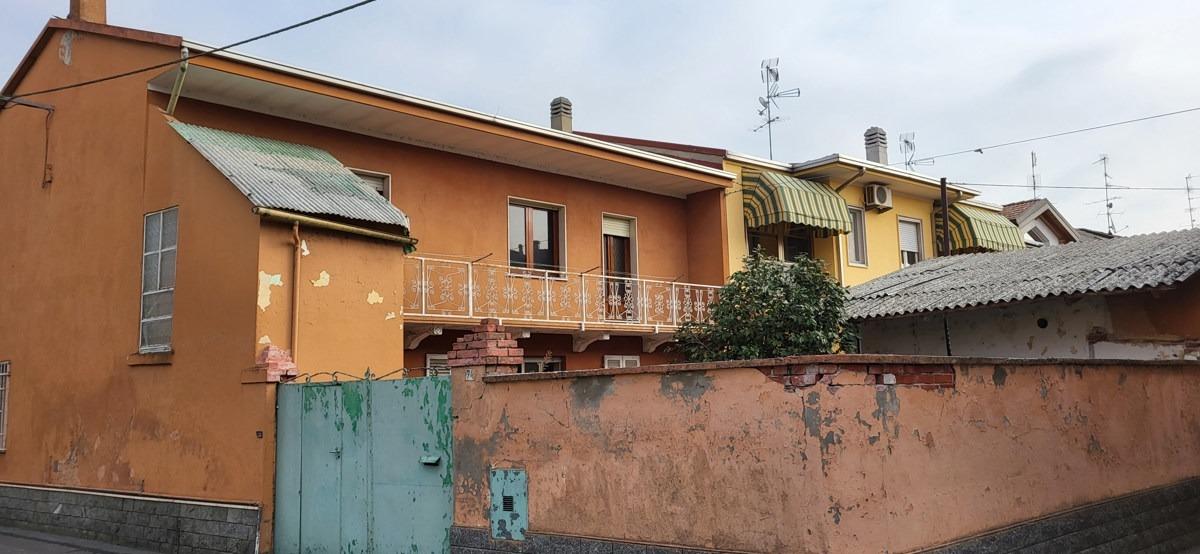 casa indipendente in vendita a Cuneo in zona Villata