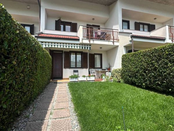 casa indipendente in vendita a Cuneo in zona Confreria