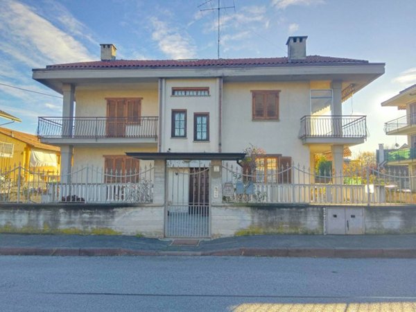 appartamento in vendita a Cuneo in zona Confreria