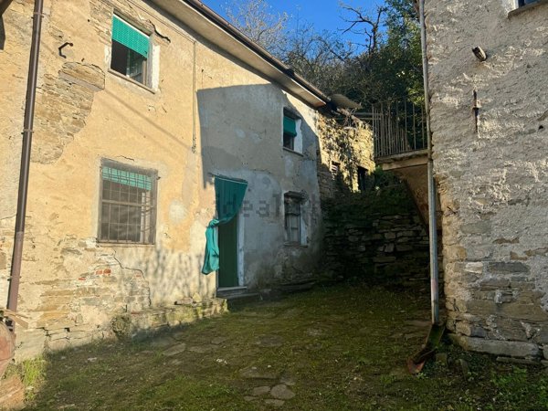 casa indipendente in vendita a Cuneo in zona Borghetto