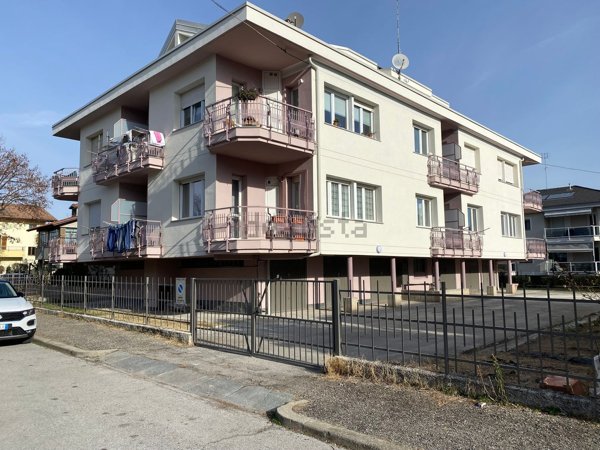 appartamento in vendita a Cuneo in zona San Rocco Castagnaretta