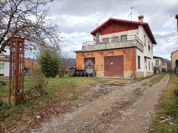 casa indipendente in vendita a Cuneo in zona Borghetto