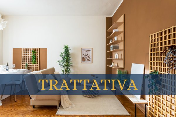 casa indipendente in vendita a Cuneo in zona Centro Città