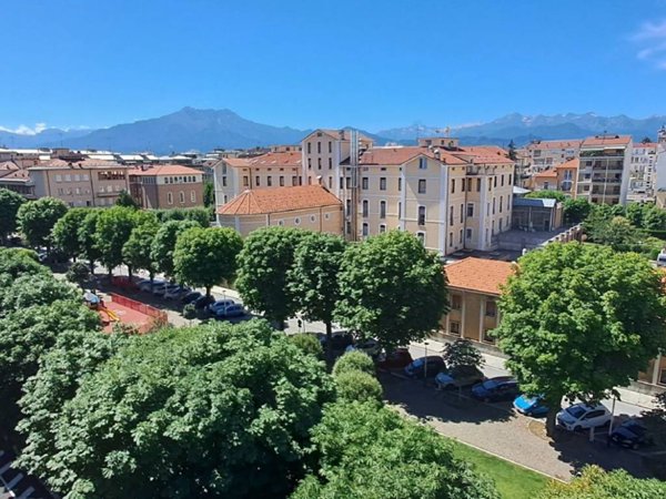 appartamento in vendita a Cuneo in zona Centro Città