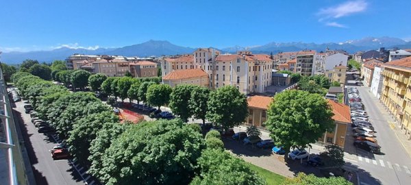 appartamento in vendita a Cuneo in zona Centro Città