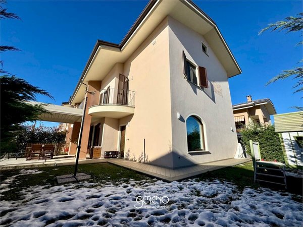 casa indipendente in vendita a Cuneo in zona Passatore