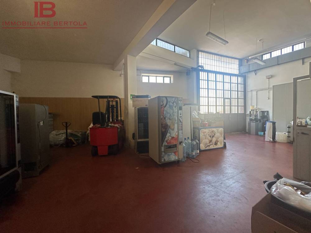 locale di sgombero in vendita a Cuneo in zona Borgo San Giuseppe