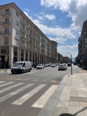 negozio in vendita a Cuneo in zona Centro Città
