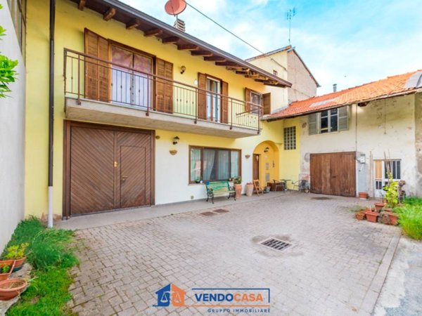 casa indipendente in vendita a Cuneo in zona Centro Città