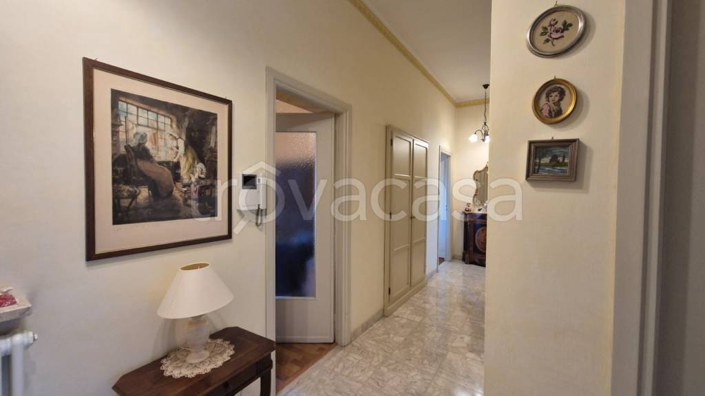 appartamento in vendita a Cuneo in zona Confreria