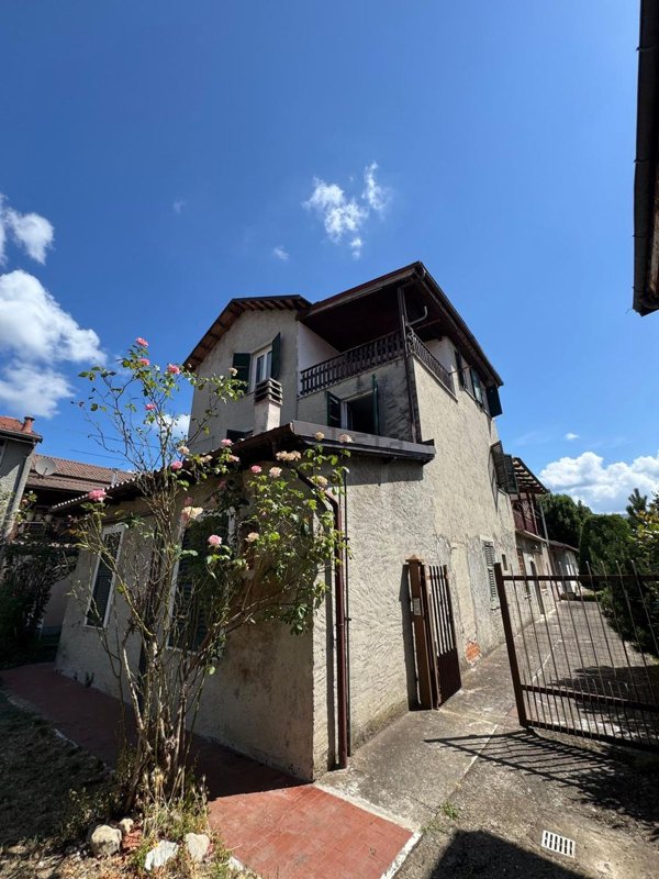 intera palazzina in vendita a Cuneo in zona Borghetto
