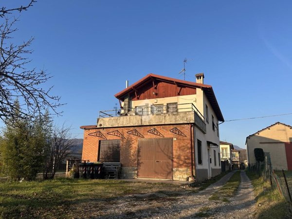 casa indipendente in vendita a Cuneo in zona Borghetto