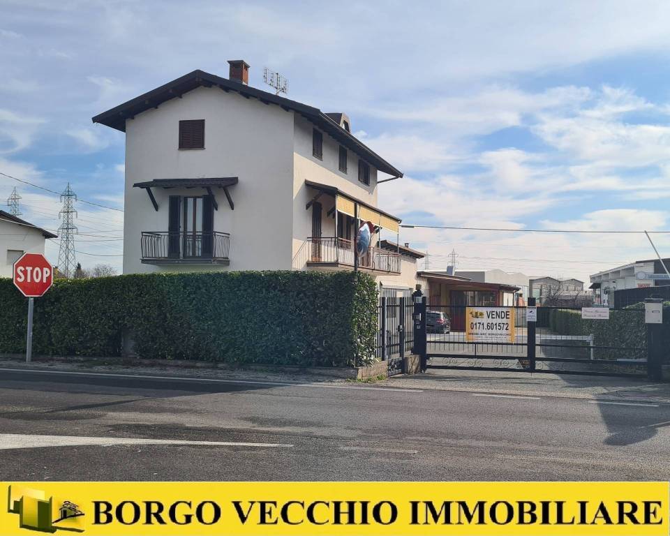 casa indipendente in vendita a Cuneo in zona San Rocco Castagnaretta