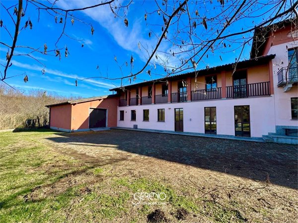 casa indipendente in vendita a Cuneo in zona Centro Città
