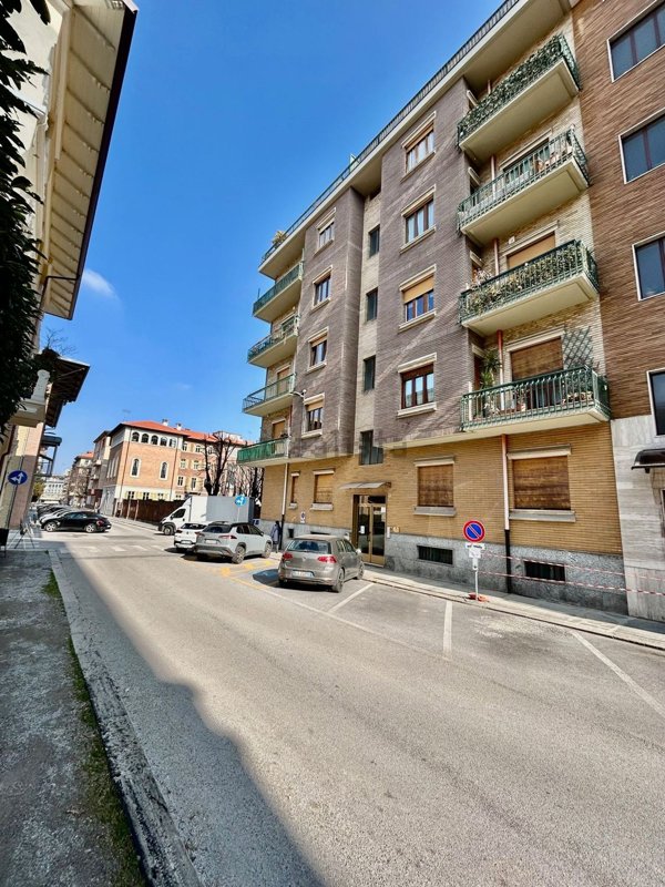 appartamento in vendita a Cuneo in zona Viale degli Angeli