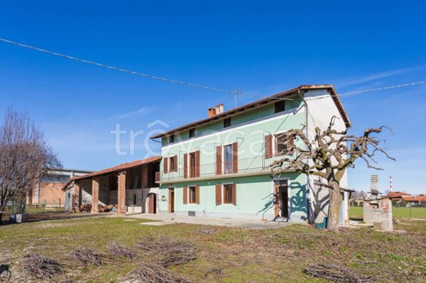 casale in vendita a Cuneo in zona Roata Canale