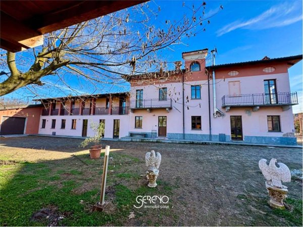 casa indipendente in vendita a Cuneo in zona Centro Città