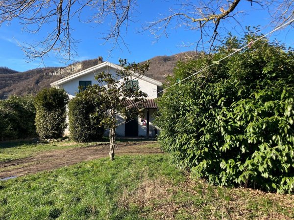 casa indipendente in vendita a Cuneo in zona Borghetto