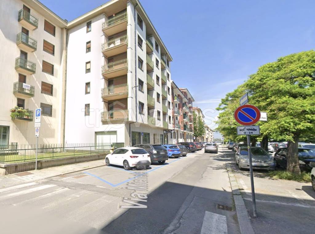 negozio in vendita a Cuneo