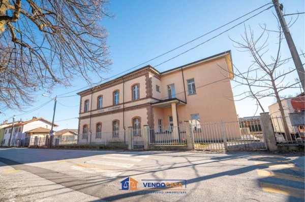 casa indipendente in vendita a Cuneo in zona Passatore