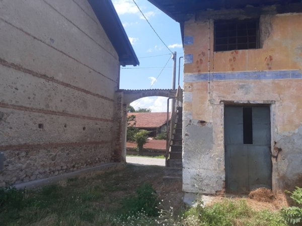 casa indipendente in vendita a Cuneo in zona Madonna delle Grazie